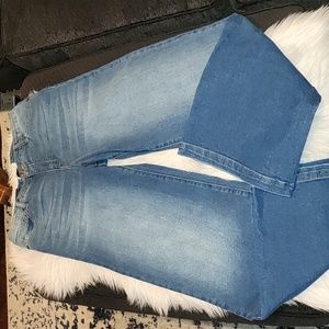 Crown & Ivy Women's Wide Leg Premium Denim Jeans, Size 8 in Sutton Wash